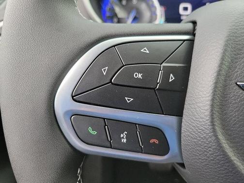 2025 Chrysler Voyager LX