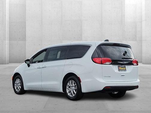 2025 Chrysler Voyager LX