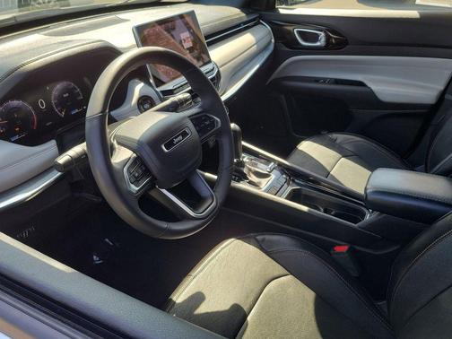 Bright White Clearcoat 2023 Jeep Compass Limited