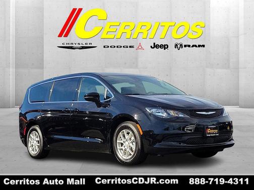 2025 Chrysler Voyager LX