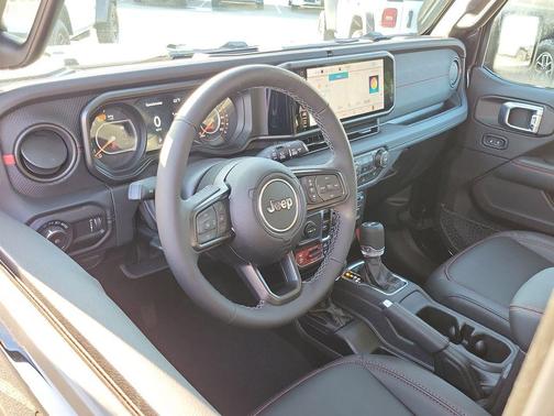 Black Clearcoat 2026 Jeep Wrangler Rubicon