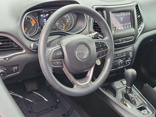 Billet Silver Metallic Clearcoat 2019 Jeep Cherokee Latitude