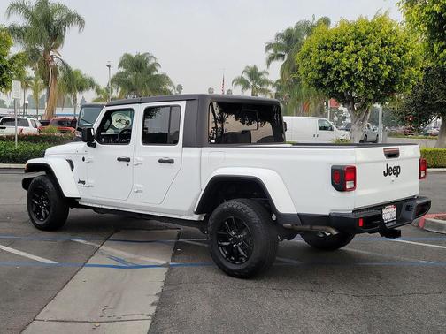 2023 Jeep Gladiator Sport S
