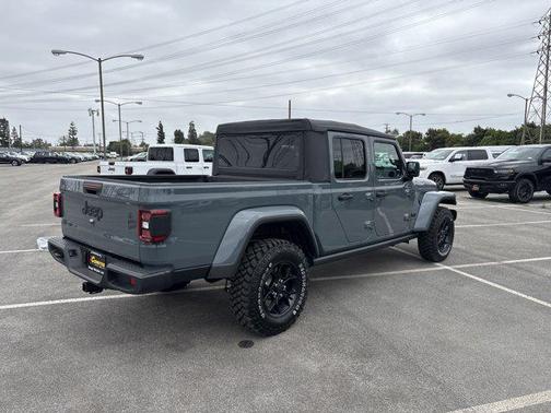 2025 Jeep Gladiator Willys