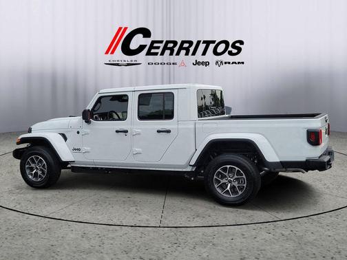 Bright White Clearcoat 2026 Jeep Gladiator Sport S