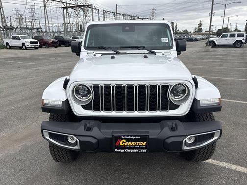 2025 Jeep Wrangler 4-Door Sahara 4x4