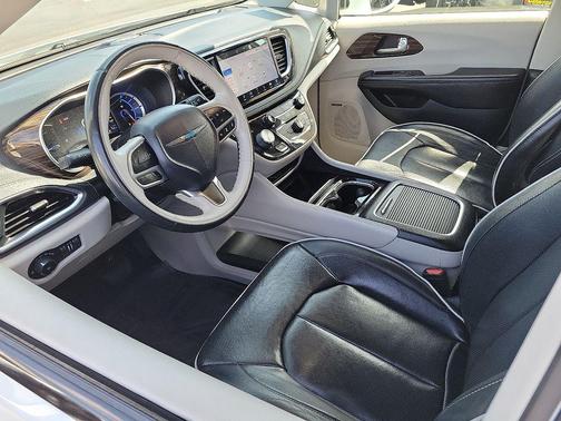 2021 Chrysler Pacifica Hybrid Limited