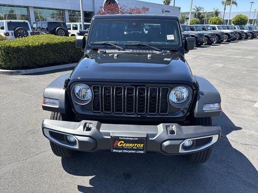 2025 Jeep Gladiator Sport S