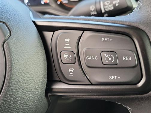Bright White Clearcoat 2026 Jeep Gladiator Mojave 4x4