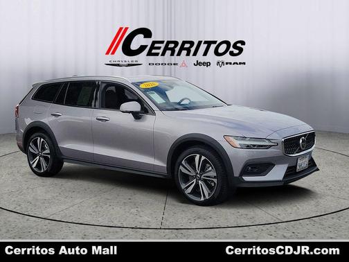 Aurora Silver 2026 Volvo V60 Cross Country Plus, B5 AWD Gas (mild hybrid)