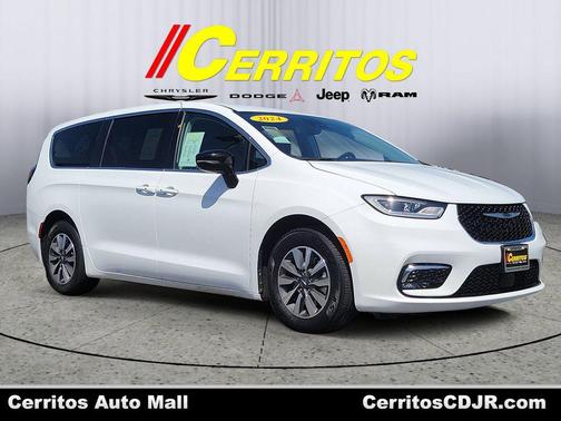 Bright White Clearcoat 2024 Chrysler Pacifica Hybrid Select