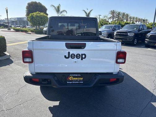 2025 Jeep Gladiator Sport S