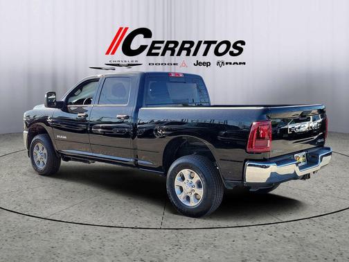 Diamond Black Crystal Pearlcoat 2026 RAM 2500 Big Horn Crew Cab 4x4 6'4' Box