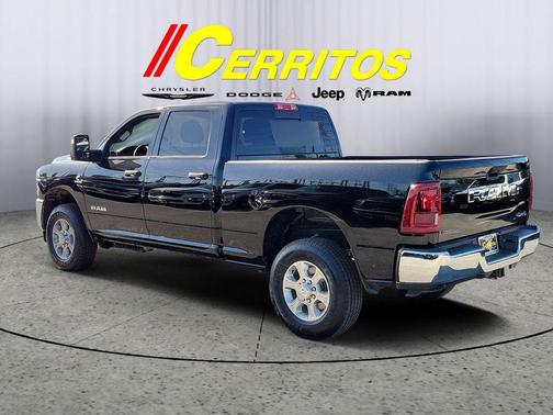 Diamond Black Crystal Pearlcoat 2026 RAM 2500 Big Horn Crew Cab 4x4 6'4' Box