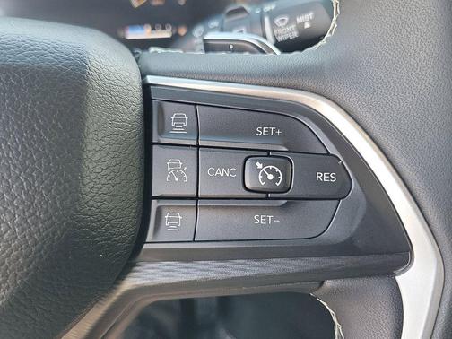 2024 Jeep Grand Cherokee L Laredo