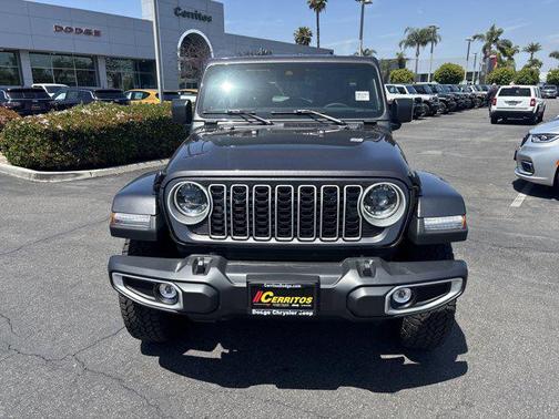 2025 Jeep Wrangler 4-Door Sahara 4x4