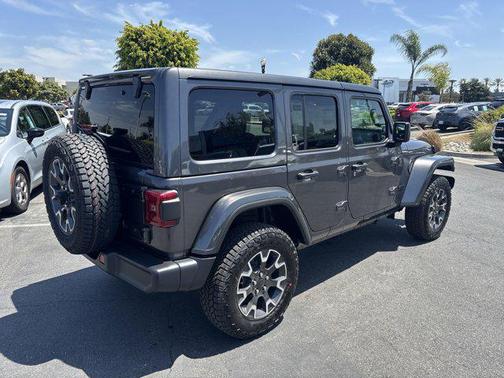 2025 Jeep Wrangler 4-Door Sahara 4x4