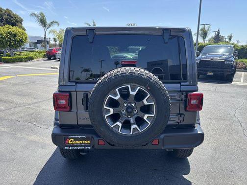 2025 Jeep Wrangler 4-Door Sahara 4x4