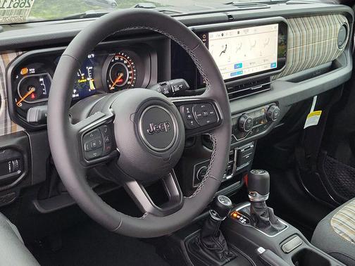 Granite Crystal Metallic Clearcoat 2026 Jeep Wrangler 85th Anniversary