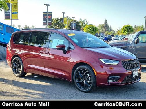 2023 Chrysler Pacifica Touring L
