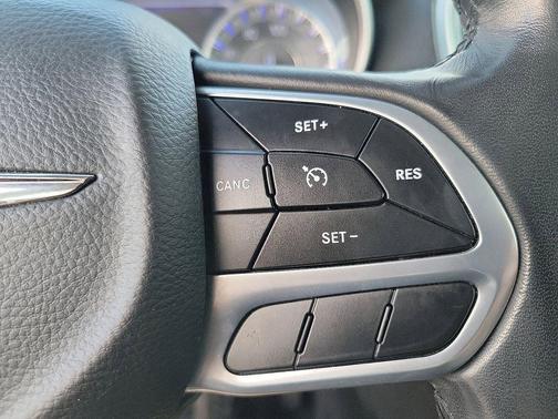 2021 Chrysler 300 Touring