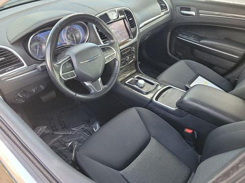 2021 Chrysler 300 Touring