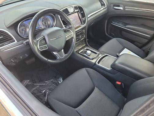 2021 Chrysler 300 Touring
