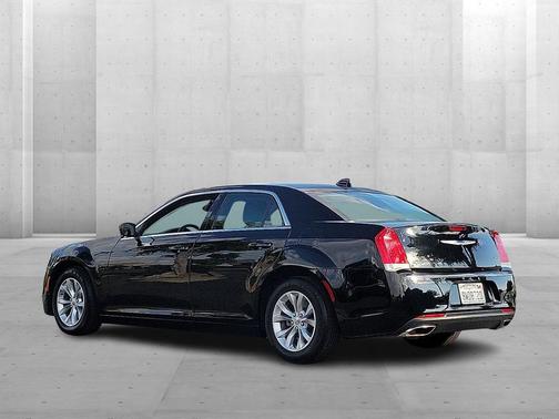 2021 Chrysler 300 Touring
