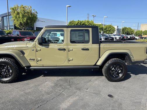 2025 Jeep Gladiator Willys