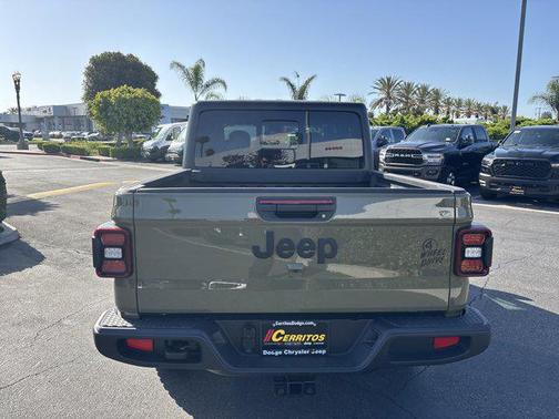 2025 Jeep Gladiator Willys