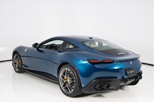 2021 Ferrari Roma .