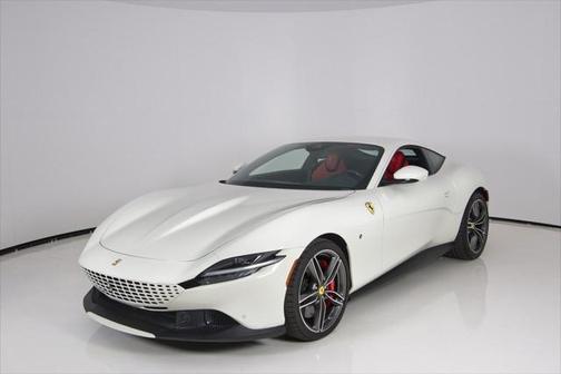 2023 Ferrari Roma .