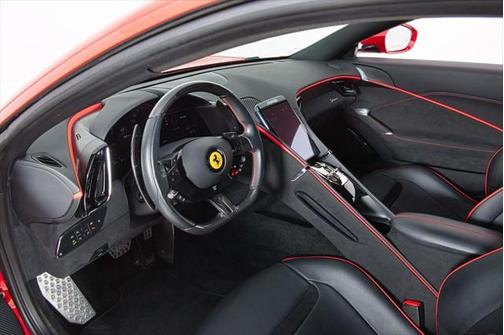 2021 Ferrari Roma .