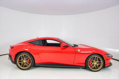 2022 Ferrari Roma .