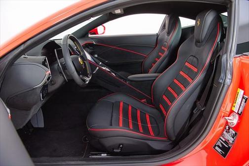 2022 Ferrari Roma .