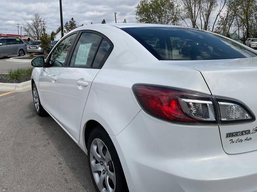 Crystal White Pearl Mica 2012 Mazda Mazda3 i Sport