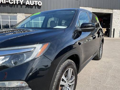 Crystal Black Pearl 2016 Honda Pilot EX