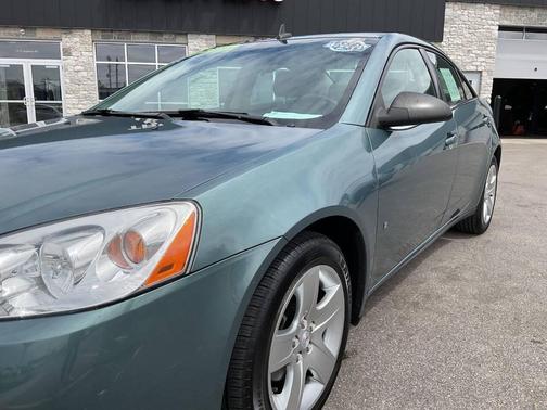 Green 2009 Pontiac G6 SE