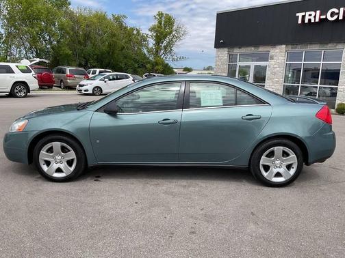 Green 2009 Pontiac G6 SE