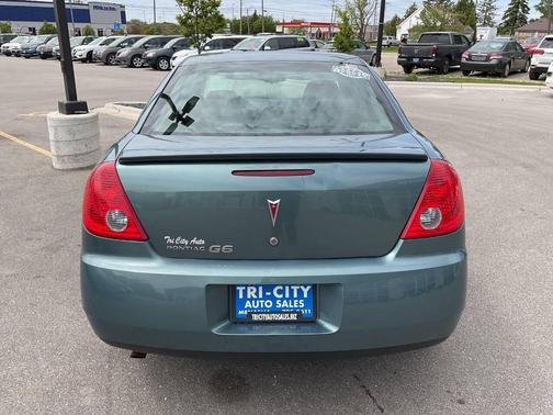 Green 2009 Pontiac G6 SE