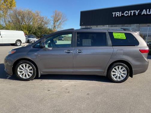 2017 Toyota Sienna XLE Premium