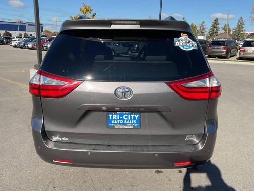 2017 Toyota Sienna XLE Premium