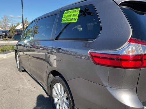 2017 Toyota Sienna XLE Premium
