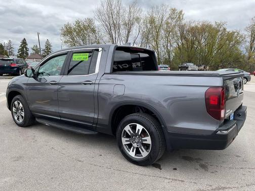 Modern Steel Metallic 2019 Honda Ridgeline RTL
