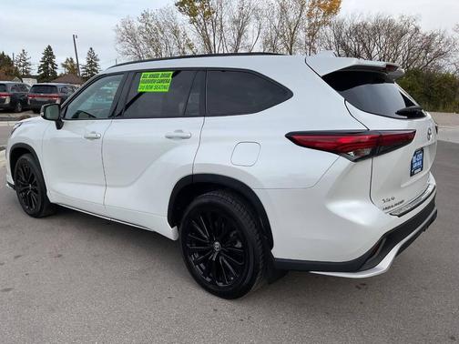 2023 Toyota Highlander XSE