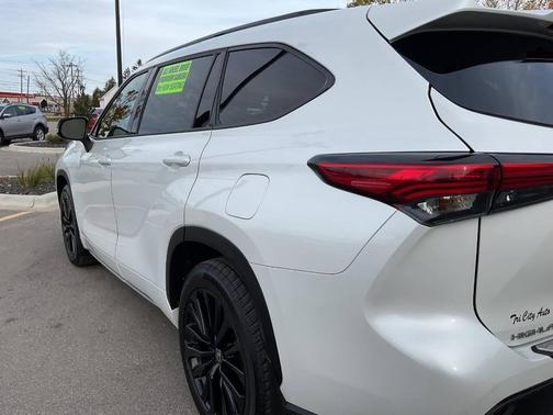 2023 Toyota Highlander XSE