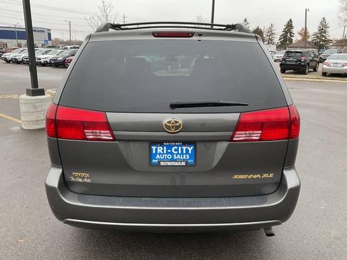 2004 Toyota Sienna XLE