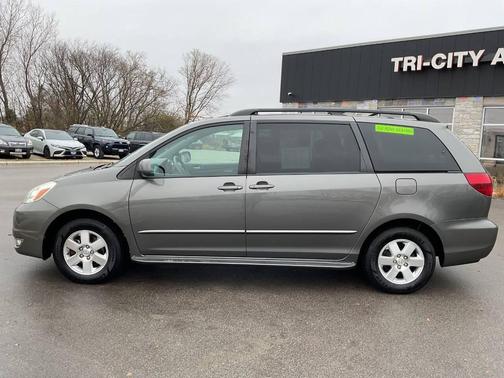 2004 Toyota Sienna XLE