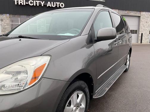 2004 Toyota Sienna XLE