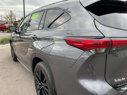 2023 Toyota Highlander XSE